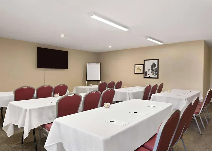 Country Inn & Suites By Radisson, Ankeny - Des Moines